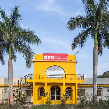 Oyo 18571 Ashoka Resort Indore Exterior photo
