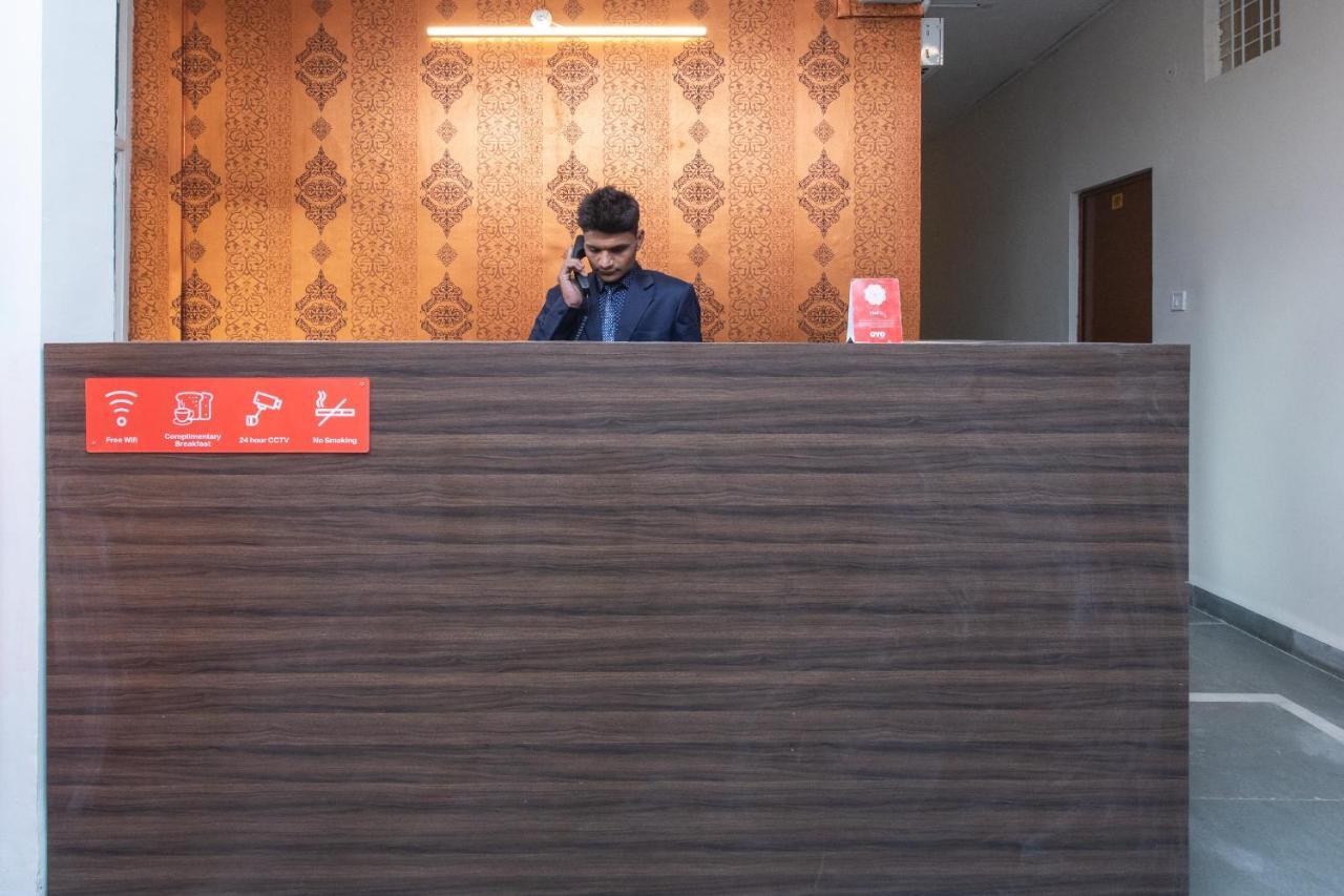 Oyo 18571 Ashoka Resort Indore Exterior photo